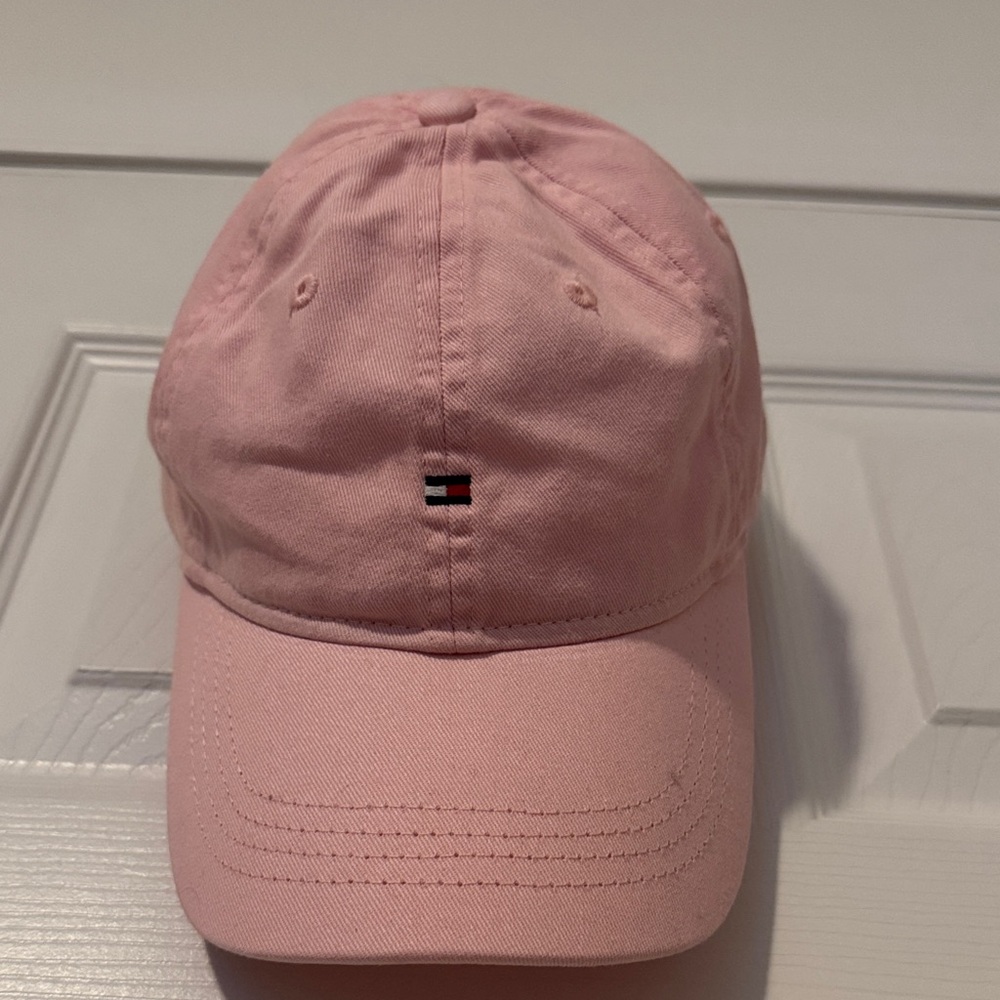 NWT Women’s Pink Tommy Hilfiger Logo Cap